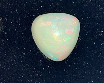 Cabochon di opale etiope