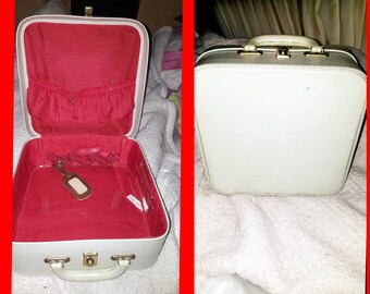 vintage makeup case luggage
