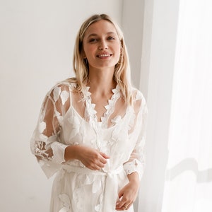Bridal Lace Robe // Bridal Party Robes// Bridal Shower Gifts// Honeymoon Lace Robe// Personalized Bridesmaid Wedding Robe (Leaf Bridal Robe)