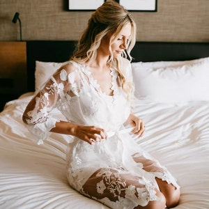 Bridal Lace Robe // Bridal Party Robes// Bridal Shower Gifts// Honeymoon Lace Robe// Personalized Bridesmaid Wedding Robe (Leaf Bridal Robe)