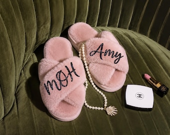 Personalized Bridesmaid Slippers, Fluffy Bachelorette Party Gifts ,Custom Bridal Party Slippers, Fuzzy Bride Gift Bulk Wedding (Slippers)