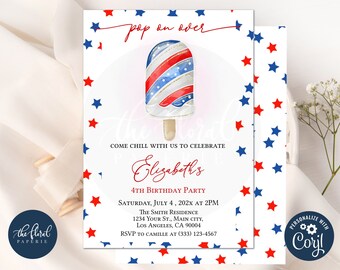 Könnte beinhalten: Ein rot-weiß-blaues Eis am Stiel mit goldenem Glitzer auf weißem Hintergrund mit roten und blauen Sternen. Der Text lautet "Pop on over" und "Come chill with us to celebrate Elizabeth's 4th Birthday Party". Der Text enthält auch das Datum, die Uhrzeit und den Ort der Party. Die RSVP-Informationen sind am unteren Rand der Einladung enthalten.