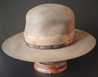 Cowboy hat size 7 3/8. The "Oklahoma Gunslinger" from Ugly Outlaw.