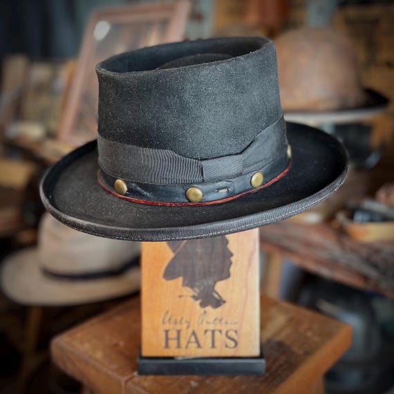 The “Unassuming” size 7 1/8 (57cm) from Ugly Outlaw Hats.