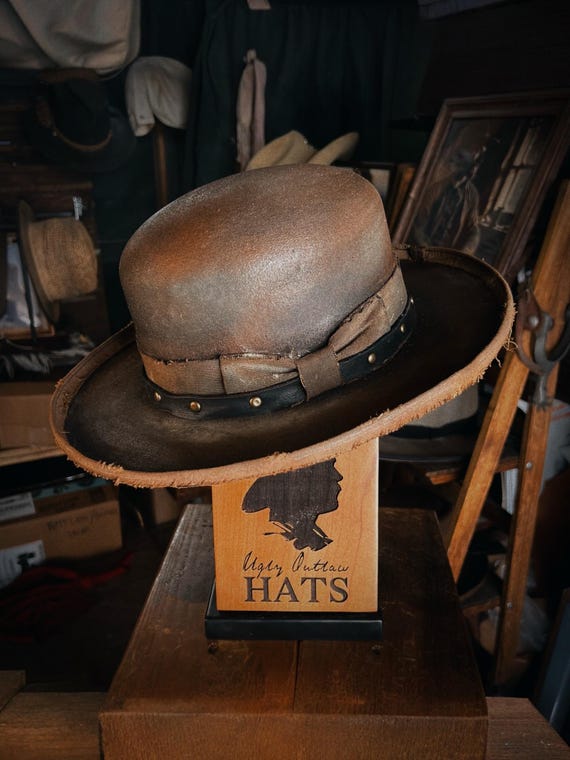 The “Lynch Mob Leader” size 7 1/8 (57cm) from Ugly Outlaw Hats
