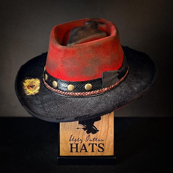 The “Aces and Arrowheads” size 7 5/8 (61cm) from Ugly Outlaw Hats.