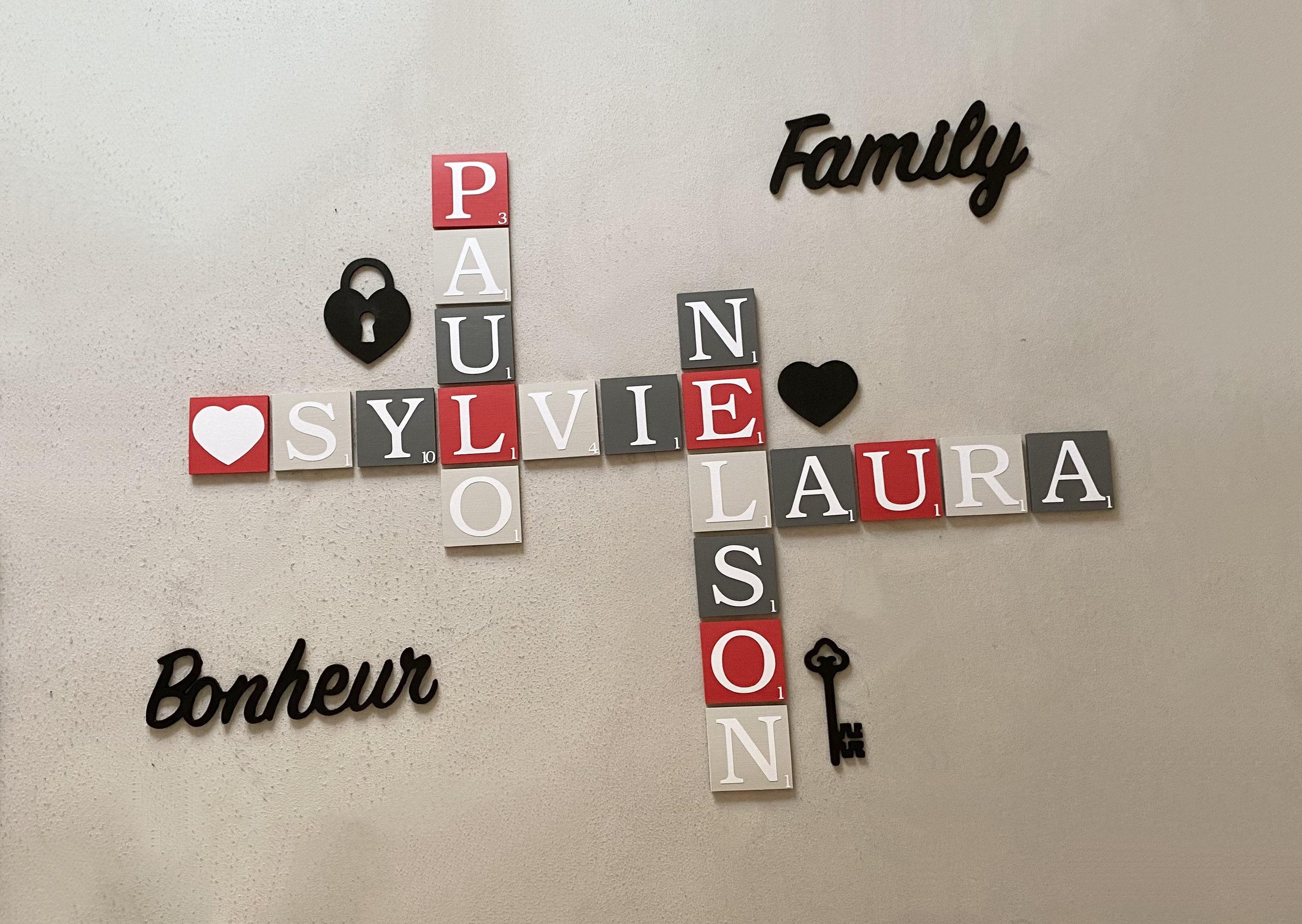 Décoration Lettre Scrabble Géante en Bois Patiné Pour La Famille