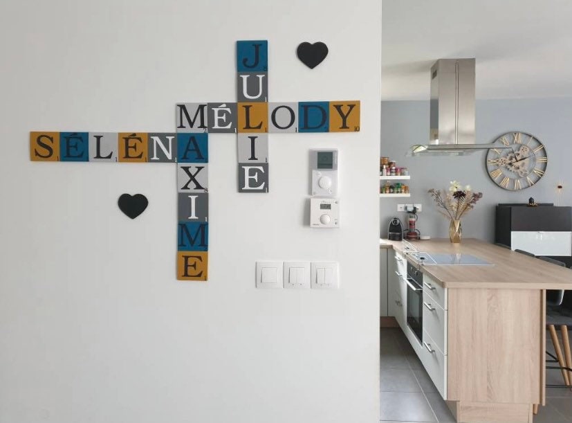 Décoration Lettre Scrabble Géante en Bois Patiné Pour La Famille