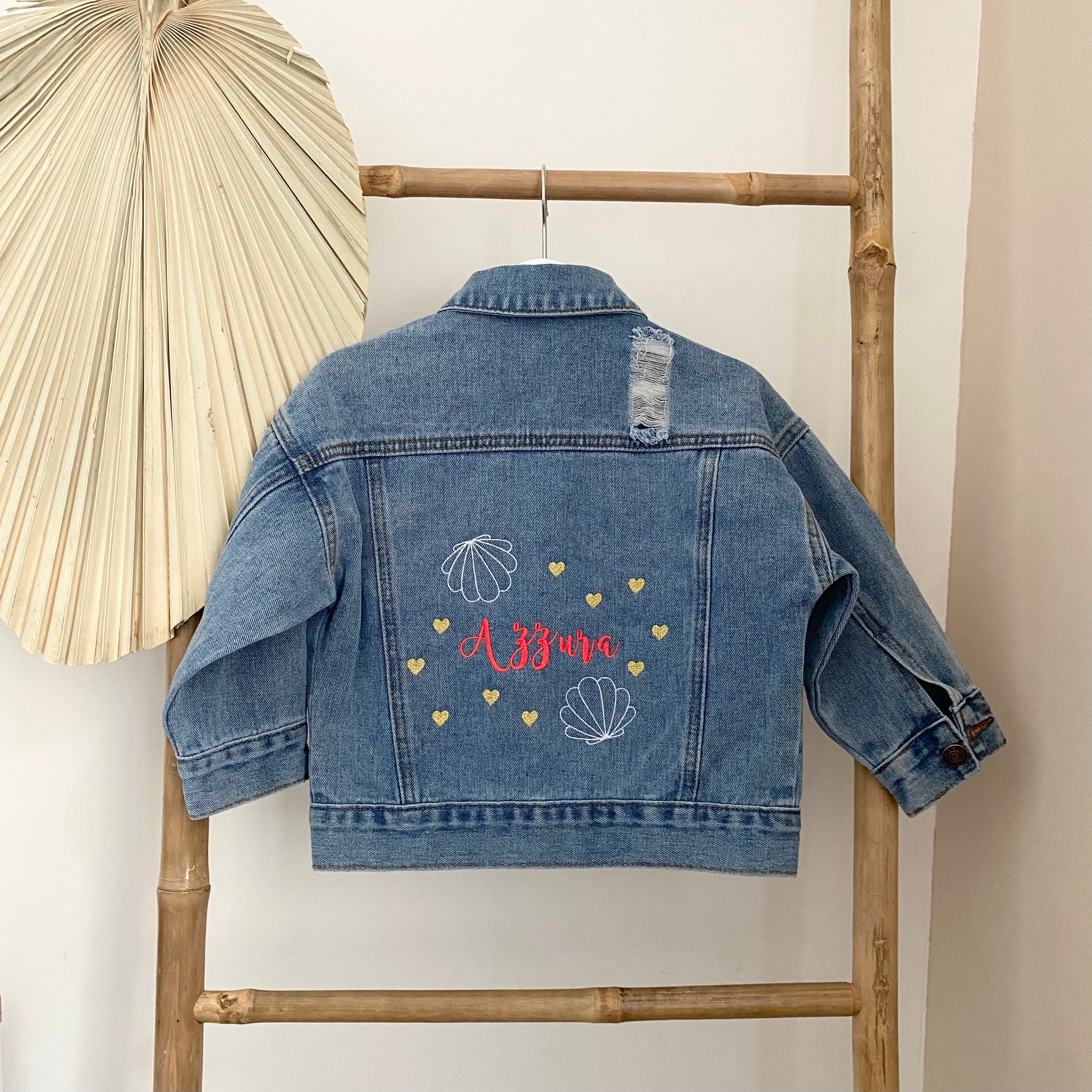 Veste en Jeans à Personnaliser Pour Enfant avec Le Prénom de Vôtre Choix Modèle Coquillage