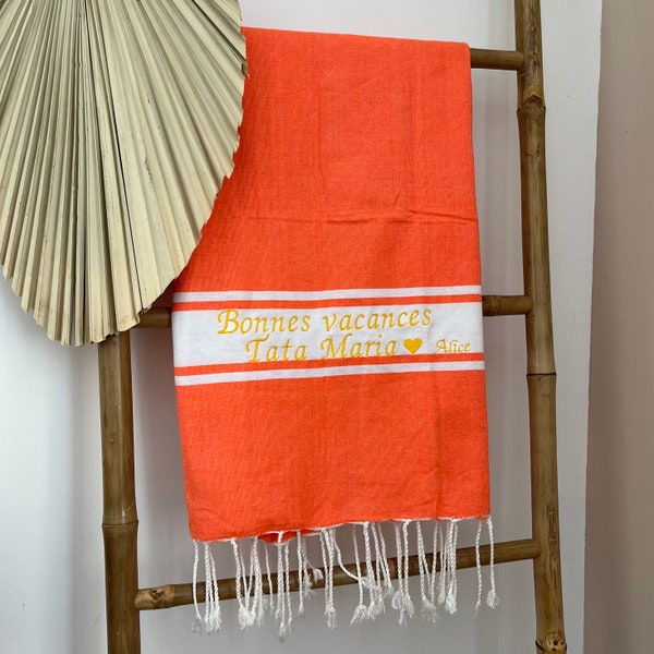 Fouta colorée Fluo et brodée à offrir aux Mamie, Maman, Maîtresse et nounou avec le message personnalisé de votre choix