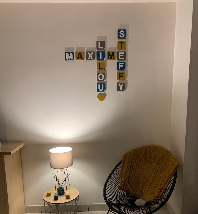 Décoration Lettre Scrabble Géante en Bois Patiné Pour La Famille