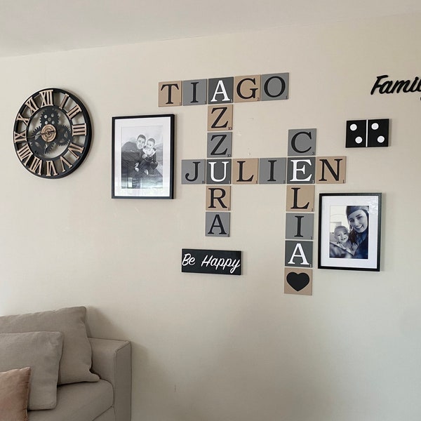 Wooden scrabble letter to personalize. Giant wooden letters with the names and words of your choice for the family.