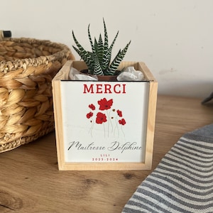 Pretty wooden pencil pot or flower pot to personalize to make a nice gift for Mother's and Grandma's Day