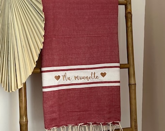 Colorful and embroidered fouta to offer to Grandma, Mom, Teacher and nanny with the personalized message of your choice