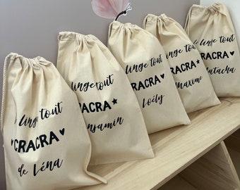 Personalized dirty laundry bag for baby. To be offered at birth to separate dirty laundry from clean during walks, trips.