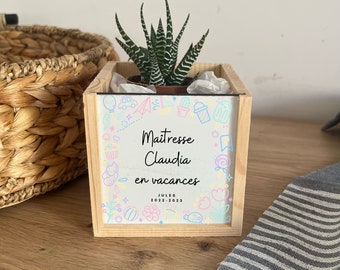 Joli pot à crayons ou pot de fleurs en bois et à personnaliser pour faire un joli cadeau à la fête des mamans et des mamies