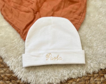 Bonnet de naissance personnalisé pour bébé avec broderie de votre choix