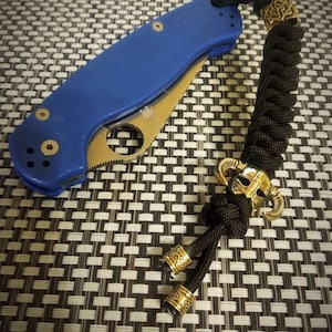 Paracord lanyard   Viking helmet Hand-molded brass bead/Paracord keychain/ Custom knife paracord lanyard bead