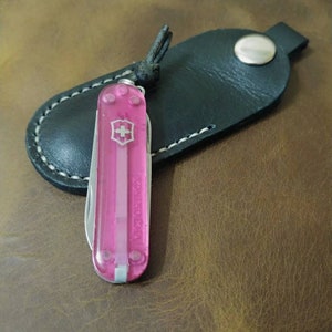 Custodia in pelle realizzata per coltelli Victorinox da 58 mm - 74 mm SD Classik, Minichamp, Rambler, Executive, fodero per multiutensile