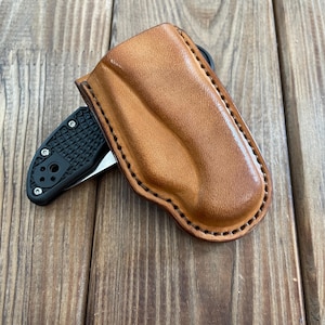 Spyderco delica 4  knife molded leather sheath