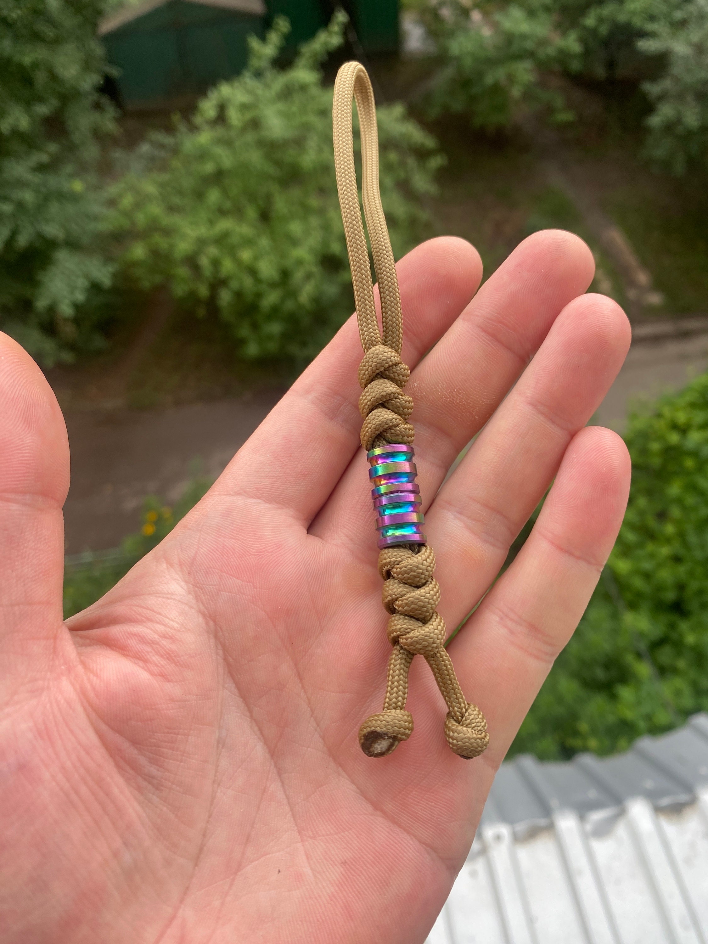 アクセサリー kadafwi Paracord Lanyard, Zeus Coyote Brown. With Two Small Titanium Beads