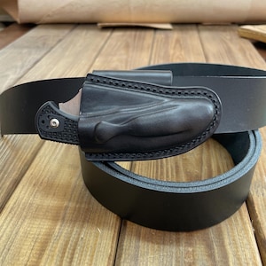 Spyderco delica 4  knife molded leather sheath, horizontal holster.
