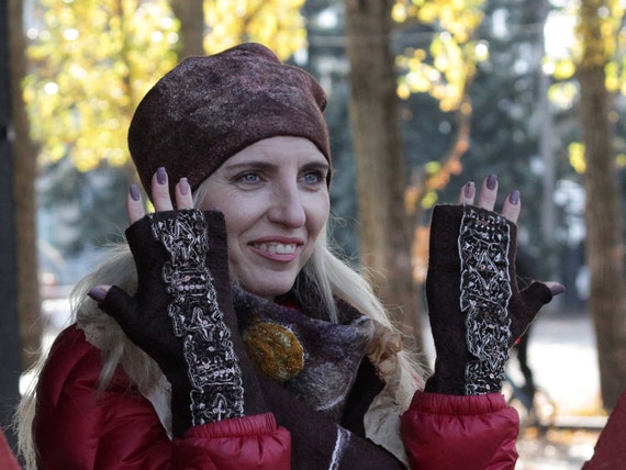 Felted Mittens, Wool Women Fingerless Gloves, Brown Warm Mittens