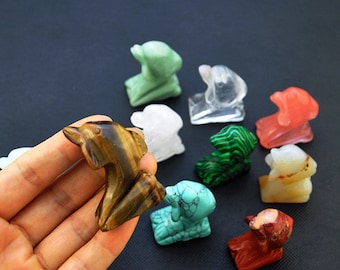 Figura de piedra preciosa natural de delfín, soporte de delfín de cristal, decoración del hogar de animales curativos, estatua de delfín de mano, decoración de delfín de cristal de piedra preciosa curativa