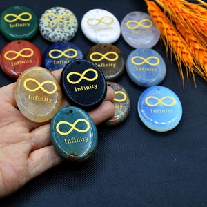 Carved Infinity Loop Crystal Pendant，Symbol of Endless Love & Protection，Eternity，Infinity，Love,Lucky，Symbol Of Love Eternity And Friendship