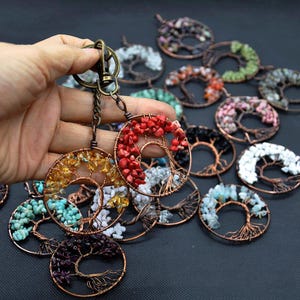 Natural Crushed Crystal Tree of Life Key Chain，Wire wound Tree of Life Key Chain，Chakra Gemstone Key Chain,Mother&#39;s Day Gift