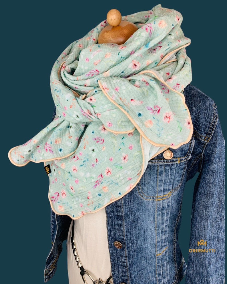 XXL Schal aus Baumwolle in der Farbe Mint Blütenprint Bild 3