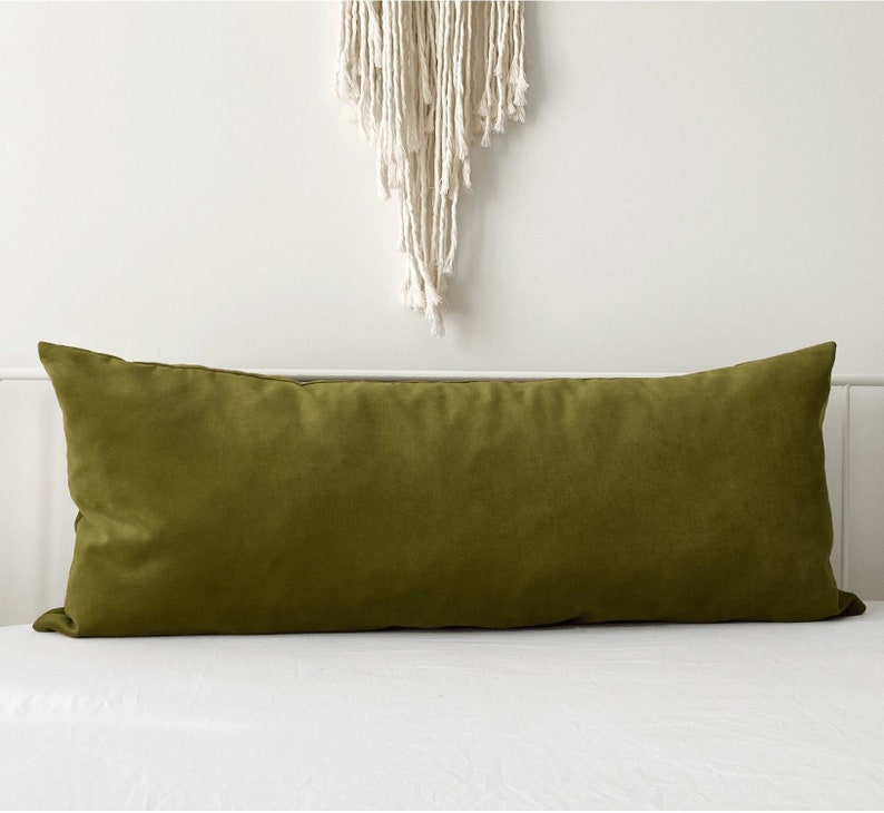 Housse doreiller lombaire verte, oreiller décoratif long corps vert olive, coussin doreiller en velours Lux, oreiller de taille personnalisée, couverture uniquement, 20 22 image 1