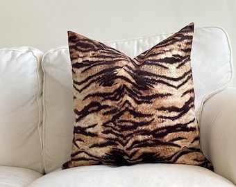 Silk Velvet Leopard Pattern Throw Pillow, Design Tiger Pillow Cover, Velvet Pilllow, Tiger Cushion, Lumbar Pillow