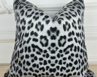 Gray Leopard Pattern Velvet Throw Pillow, Design Leopard Pillow Cover, Velvet Leopard Cushion, Leopard 20x20, Lumbar Pillow, 18x18, 22x22