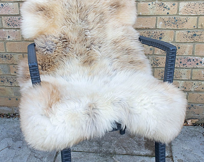 Natural Sheepskin Rug in off White Colour. Single Sheepskin Pelt ...