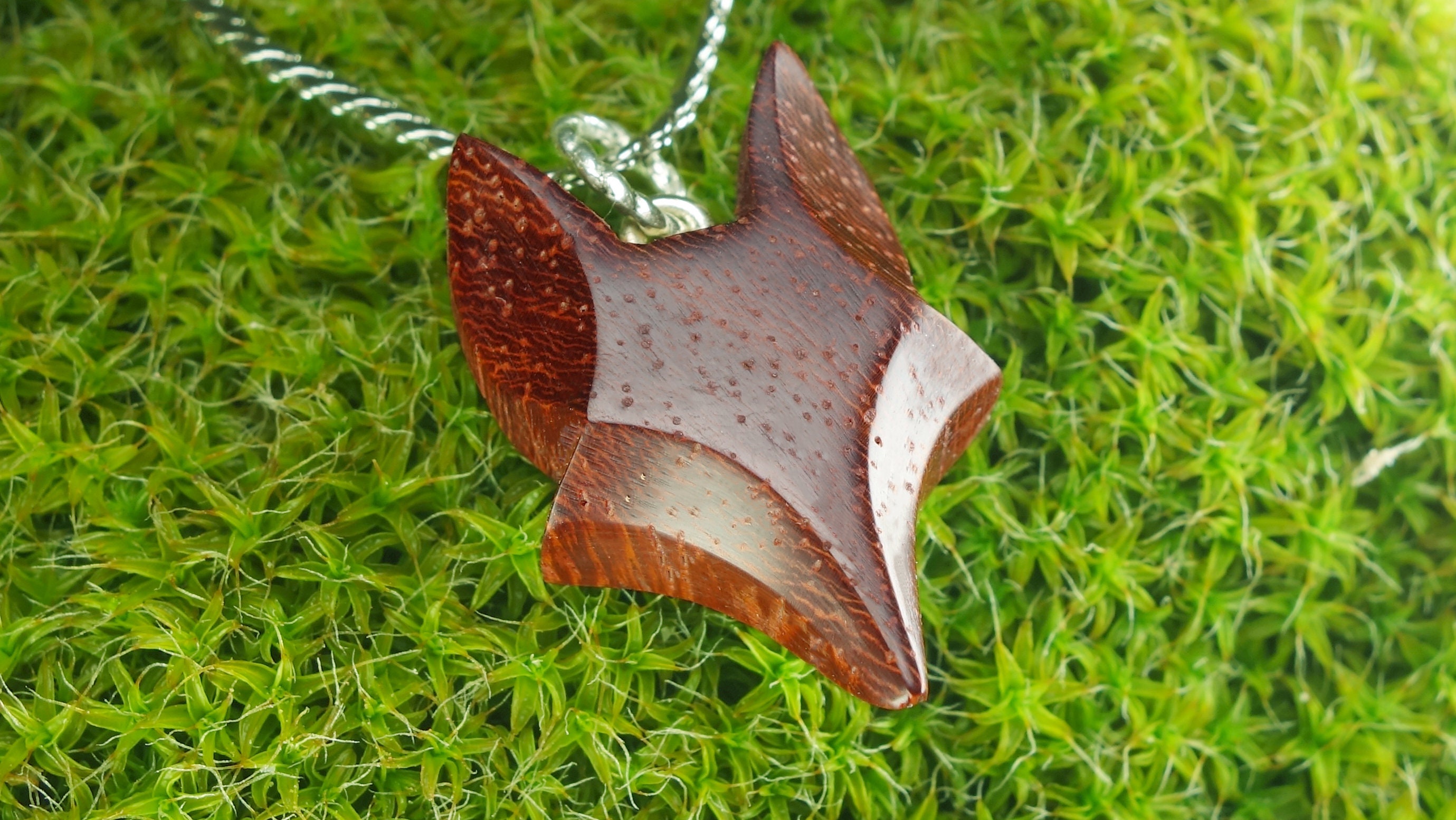 Fox Necklace, Totem Fox, Nature Pendant, Wooden Necklace, Fox jewelry, Hand carved, Animal Totem, Vegan gift, modern necklace