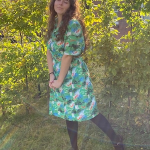 70s vintage | handmade dress | size large | floral dress | pointy collar