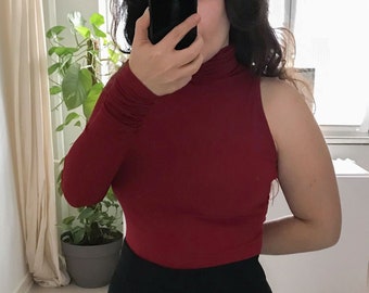 Y2K 00s | Imperial | one sleeve turtleneck | size small/medium | bordeaux red | Made in Italy | christmas holidays new years eve party