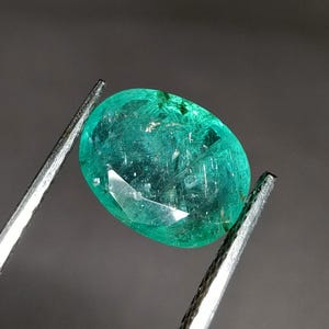 ファセットエメラルド人気の天然貴石オーバルシェイプジェムストーン 1.25カラットの美しいエメラルドルースストーンジュエリー作りに最適 AN- 239