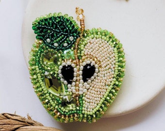 DIY Beadwork kit for creating brooch "Green apple", Seed beaded brooch, DIY Jewelry making kit, Bead Embroidery Kit A04