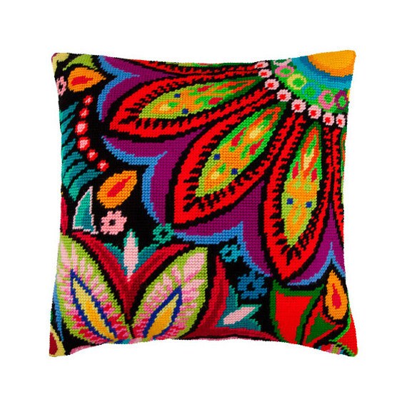 Needlepoint//Tapestry Pillow Cover DIY Kit /"Mandala/"