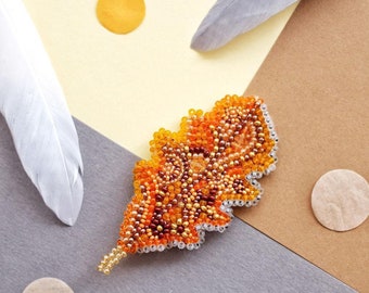 DIY Jewelry making kit "Oak leaflet", Seed beaded brooch, Bead Embroidery Kit A05