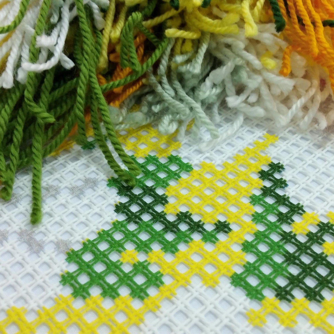 DIY Needlepoint Pillow Kit Daisies Cross Stitch Cushion Kit Etsy