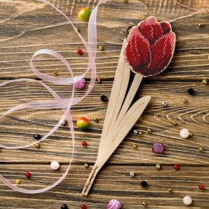 DIY Perlenstickerei Kit auf Holz - "Rote Tulpe | Handmade Perlen Dekor | Perfekte Geschenkidee