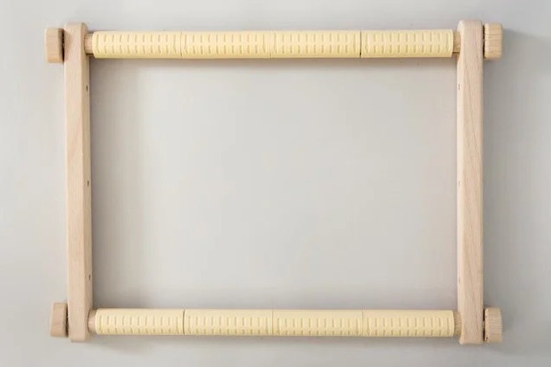 Cadre Broderie Point De Croix Fait Main - Dimensions 53x23 Cm - Blanc Vintage