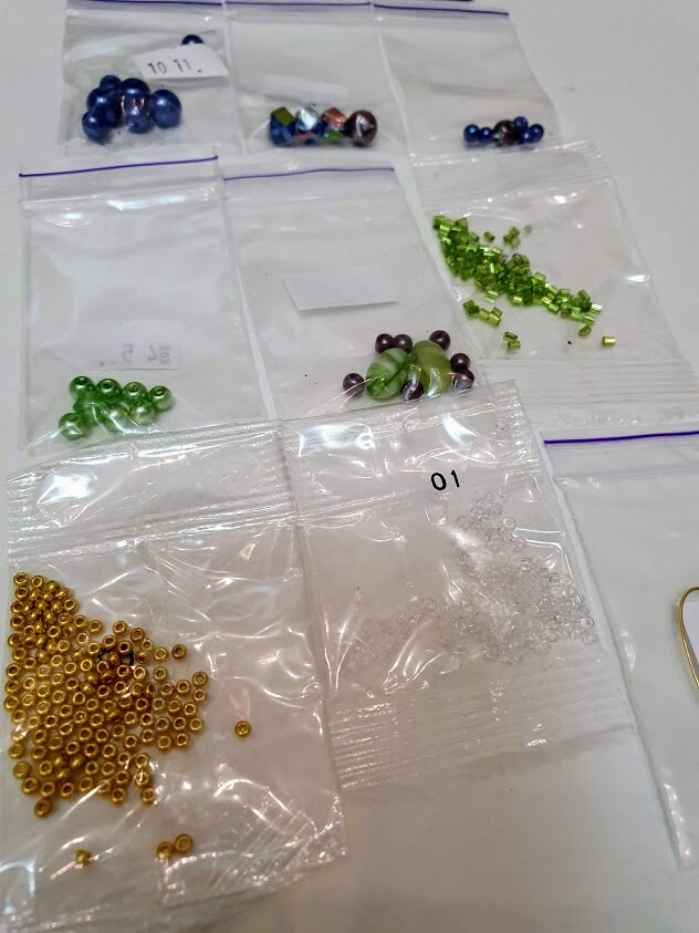 Kit de broderie perlée pour créer une broche « Wisdom », kit de fabrication de bijoux à faire soi-même, kit d'épingles pour broche, broche de rocailles, kit de broderie de perles