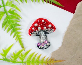 DIY Jewelry making kit "Forbidden Beauty", Seed beaded brooch, Bead Embroidery Kit