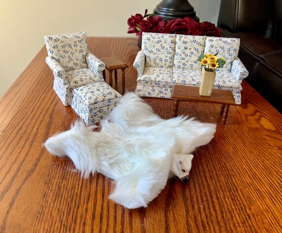 DOLLHOUSE White Bearskin Rug WMB World of Miniature Bears DOLLHOUSE White Bearskin Rug WMB World of Miniature Bears