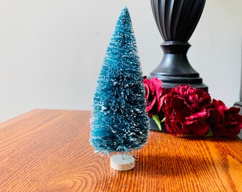 Green Dollhouse Christmas Tree, 1:12 Scale Dollhouse Miniatures