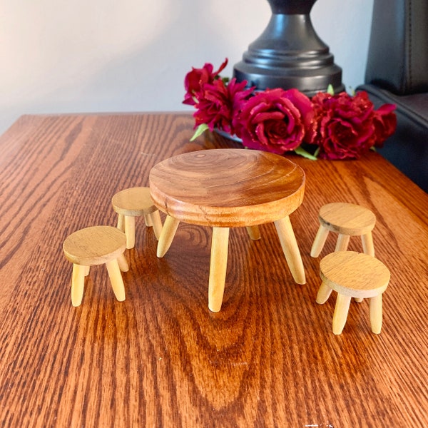 1:12 Scale Dollhouse Miniature Furniture, Set of 1 Four-Legged Side Table and 3 Three-Legged Stools